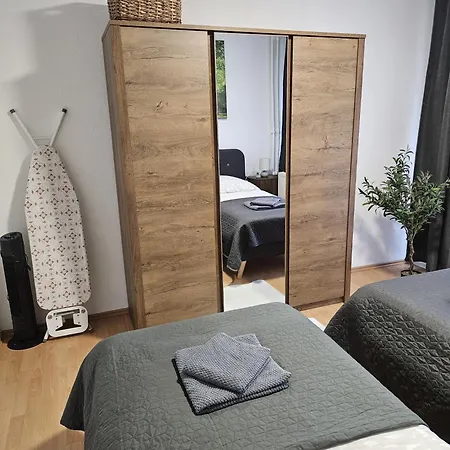 Large - Modern & Fully Equipped - Near Fair דירה קלן