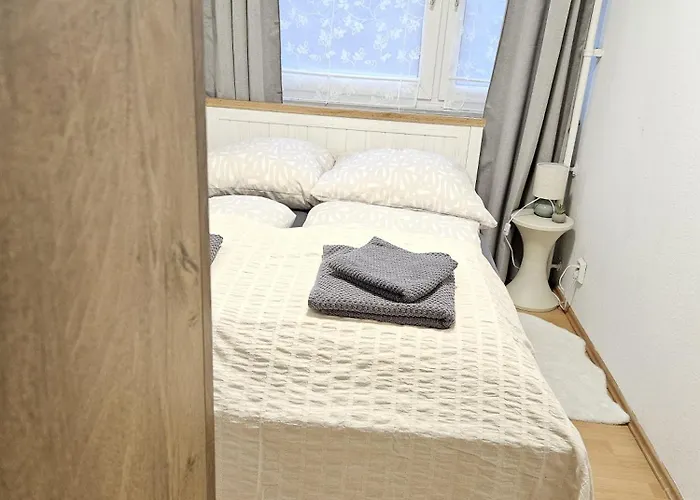 Large - Modern & Fully Equipped - Near Fair * קלן